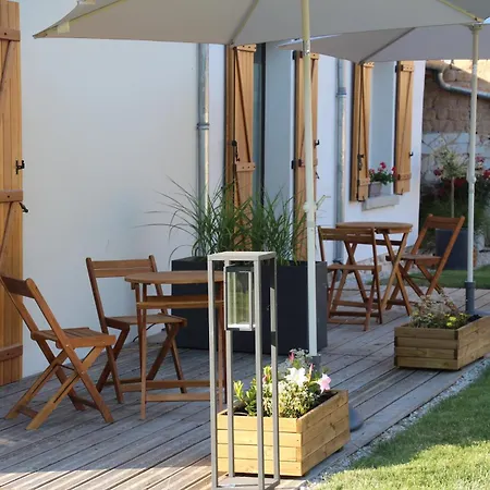 Le Clos Des Flaneries بيت ضيافة