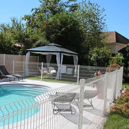 بيت ضيافة Le Clos Des Flaneries 3*